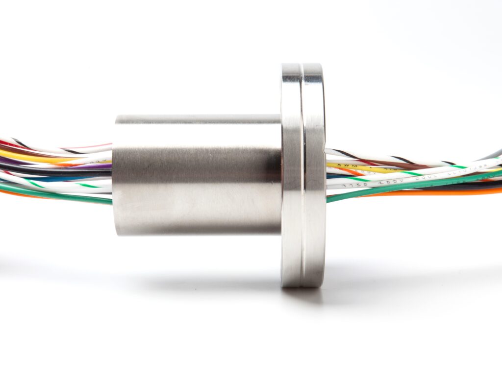 Side view of CF wire feedthrough