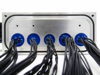 Portplate rectangular, wire feedthrough Portplate rectangular, wire feedthrough