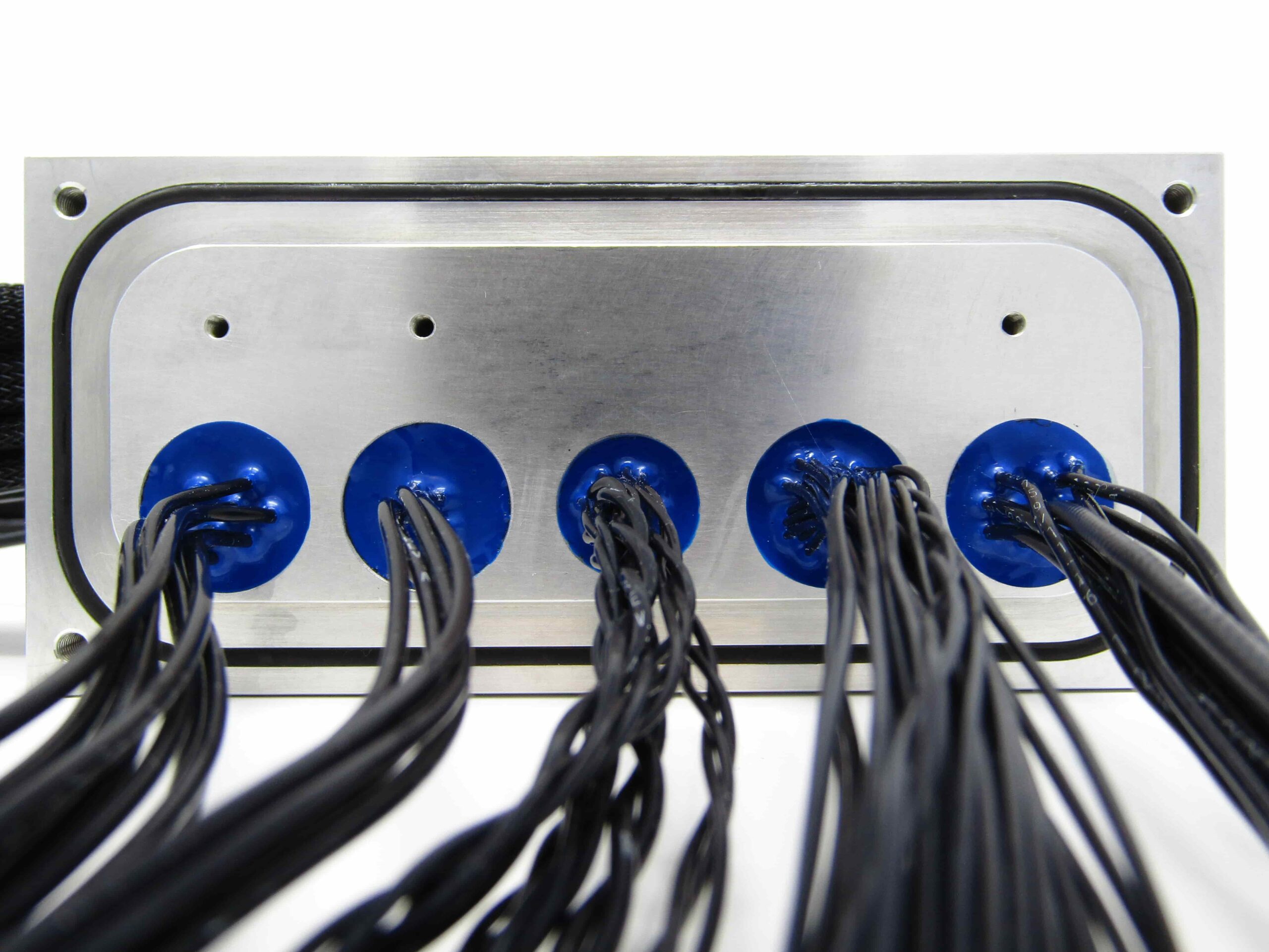 Portplate rectangular, wire feedthrough